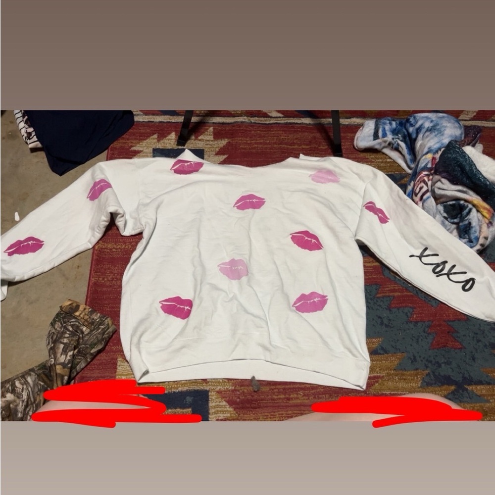 XOXO White Sweater with Pink Lip Design